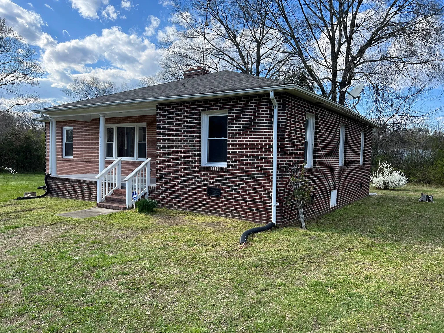1022 Saint Michaels Dr — Photo 1