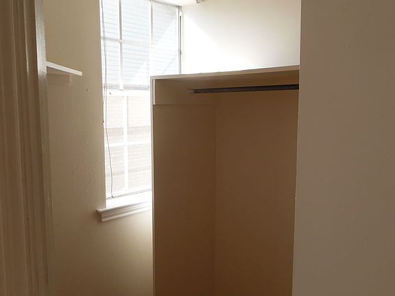 5th image of 3224 Cypress St #B