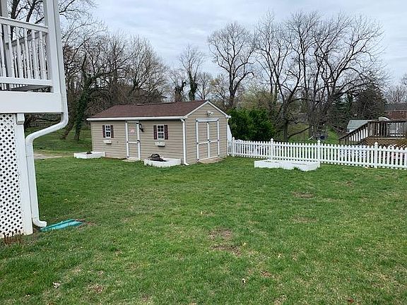 3rd image of 35 Bishops Ln