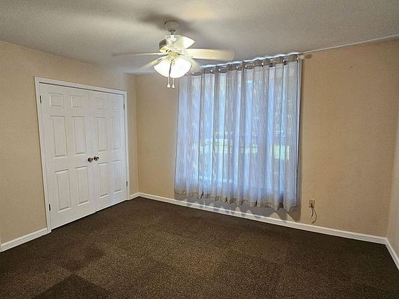4th image of 1046 Sunshine Dr
