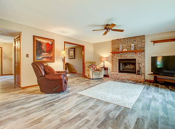 5th image of 250 N Cambridge Dr