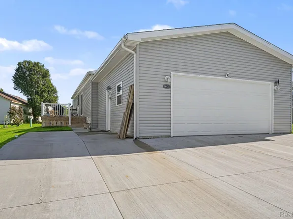 16125 Suffolk Dr, Holly, MI 48442
