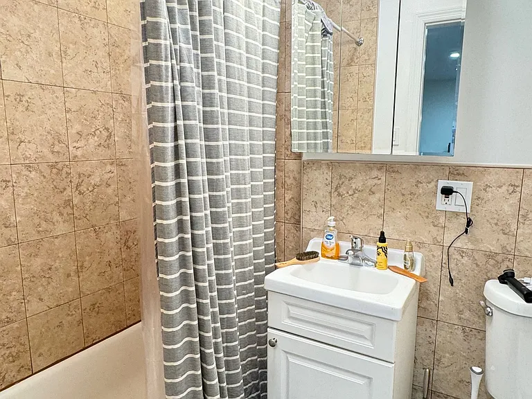 342 E 9th St #4B — Photo 9