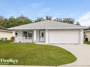 11202 Hidden Breeze Dr, Wimauma, FL 33598