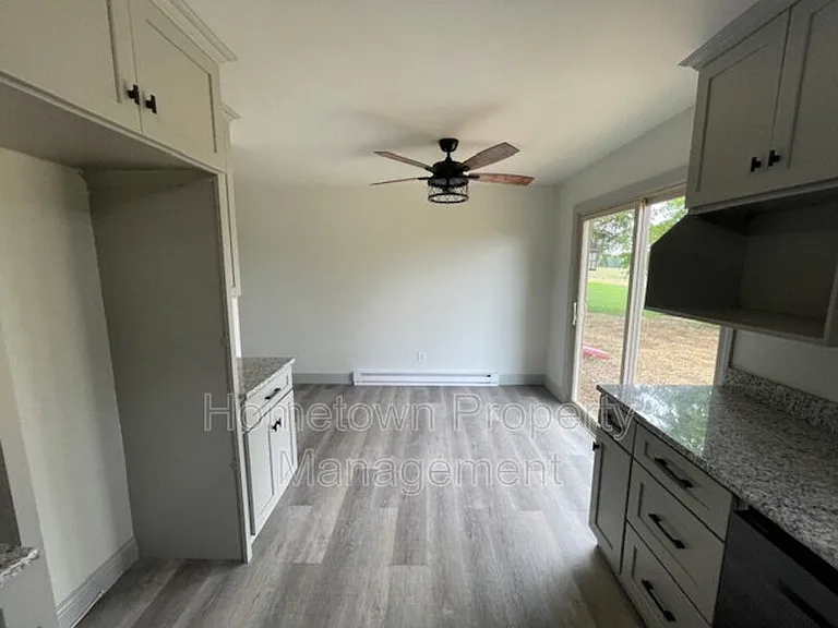 1382 Armstrong Valley Rd — Photo 11