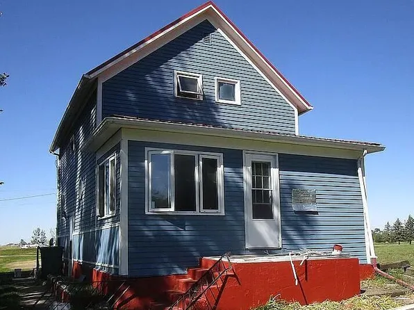 704 W 5th Ave, Edmore, ND 58330