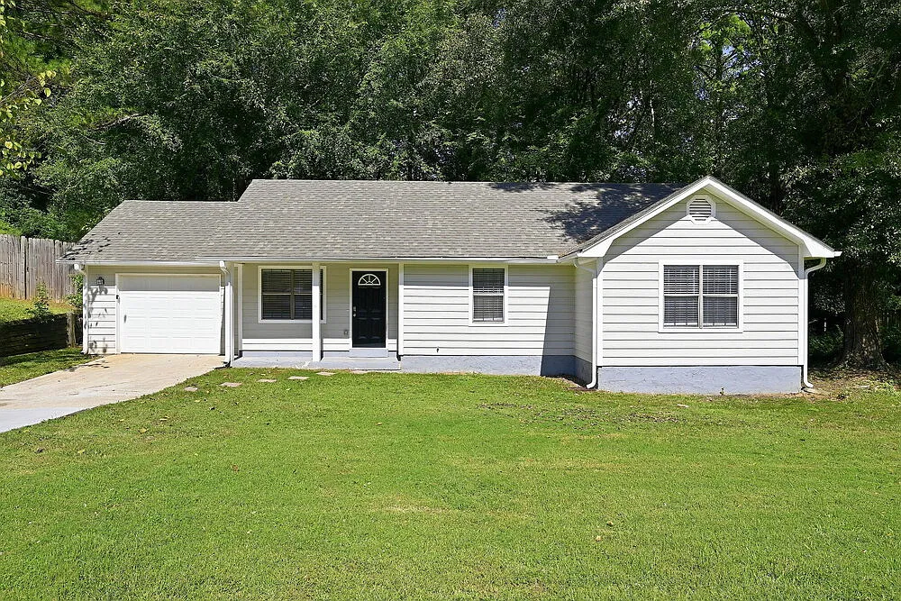 3 bed, 2.0 bath, 1148 sqft, $1,665 — Photo 1