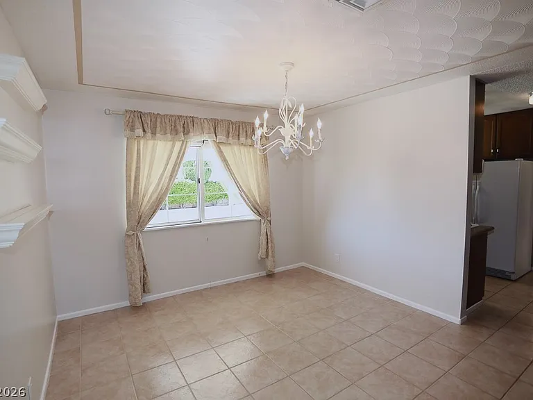 2725 Colanthe Ave — Photo 32