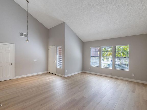 3rd image of 6131 Fremont Cir
