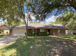 1537 Preston Dr, Seguin, TX 78155