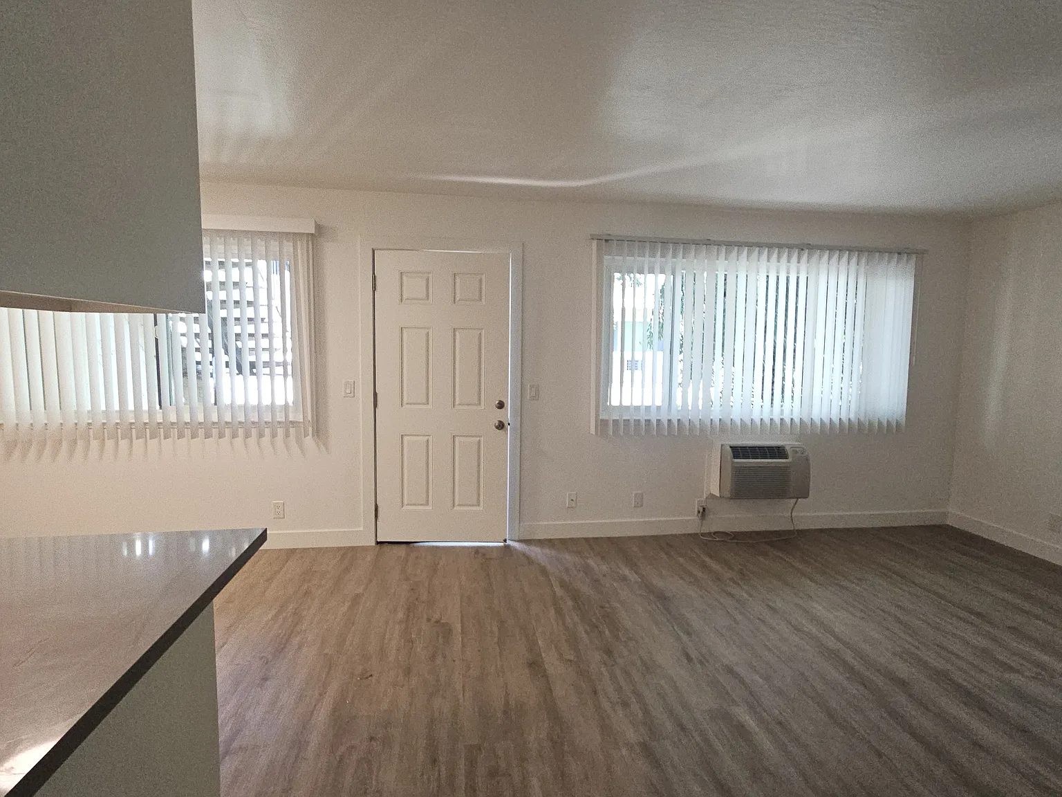 2 bed, 900 sqft, $2,800 — Photo 1