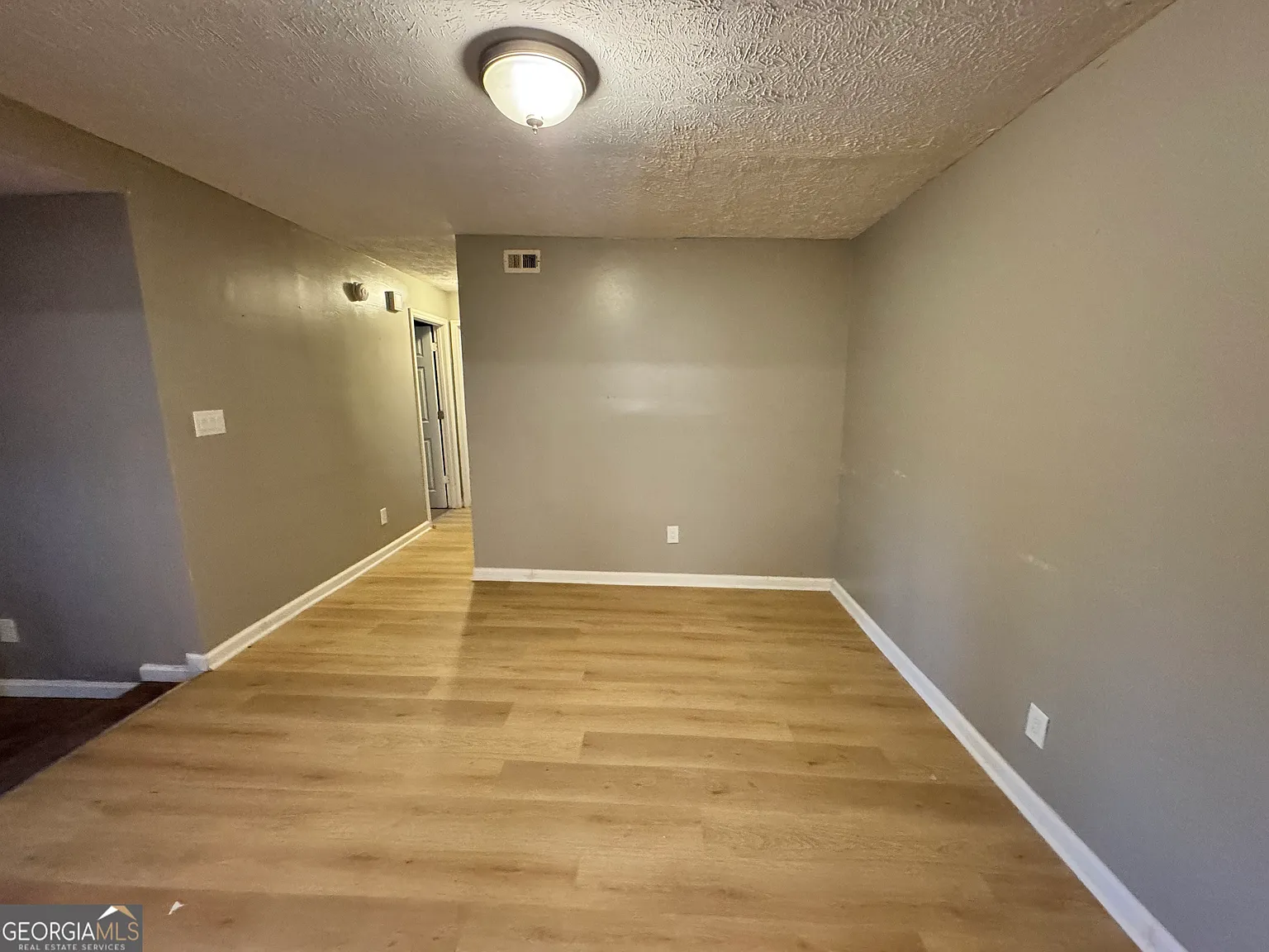 2 bed, 2.0 bath, 1168 sqft, $1,400 — Photo 3