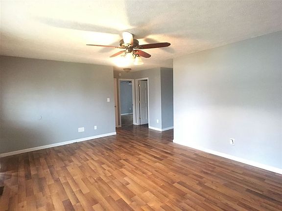 3rd image of 221 Midway Dr