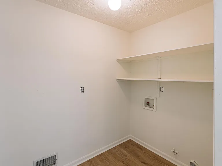 170 N Fayette Ct — Photo 17