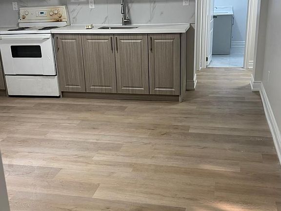 3rd image of 6 Kitson Dr
