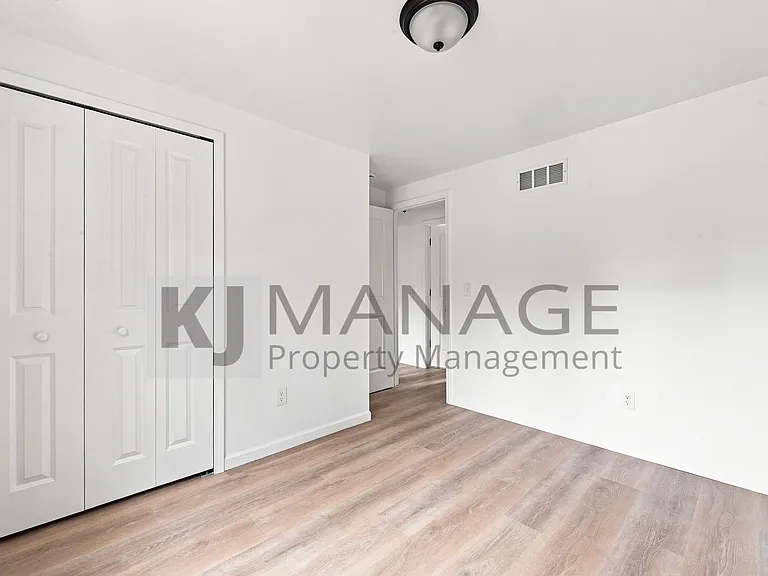 12039 Rockland — Photo 19