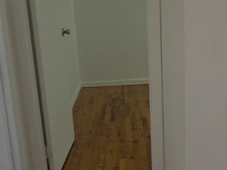 40 Bradley Ave — Photo 3