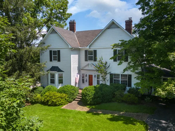 207 White St, Lexington, VA 24450