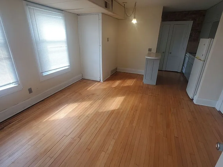 915 Minnesota Ave. ( 11 Unit) — Photo 4
