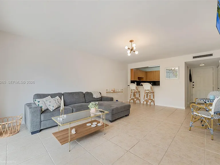 9301 SW 92nd Ave #A304 — Photo 2