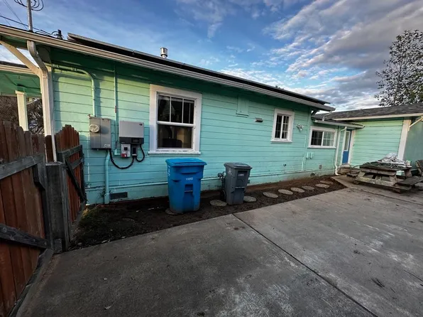 3571 F St, Eureka, CA 95503
