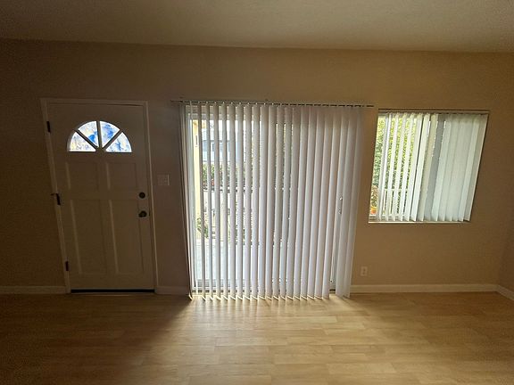 5th image of 828 Tait St APT G