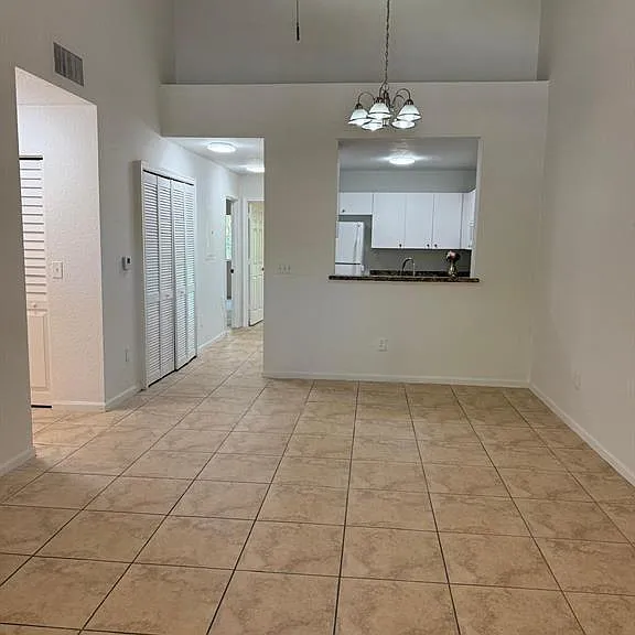 2941 Riverside Dr #303 — Photo 1