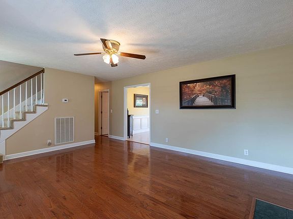 3rd image of 1603 Jarratt Dr