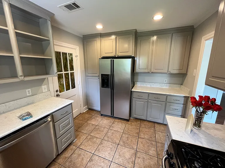 1306 Spencer Ave — Photo 10