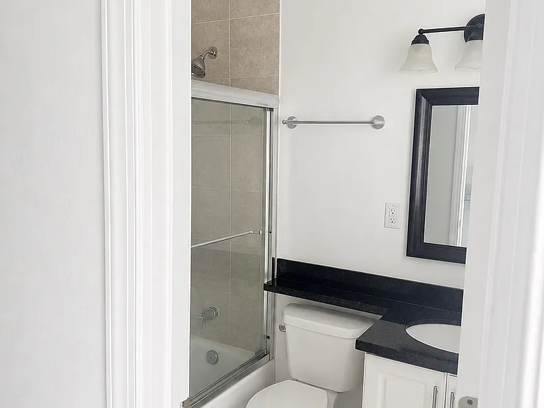 1801 NE 25th Ave #2 — Photo 5