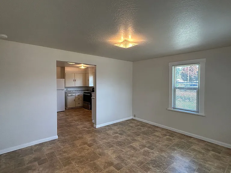 203 SW 6th Ave — Photo 2
