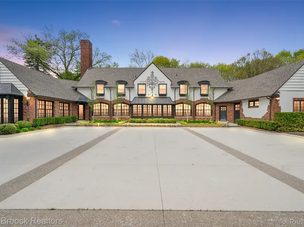 1583 Clarendon Rd, Bloomfield Hills, MI 48302