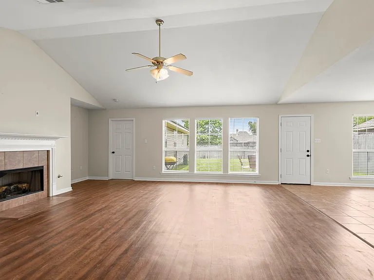 11327 Shady Bend Dr — Photo 6
