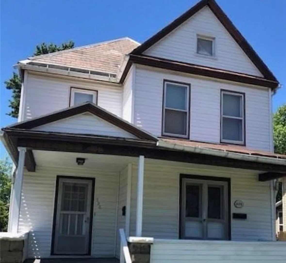 3 bed, $950 — Photo 1