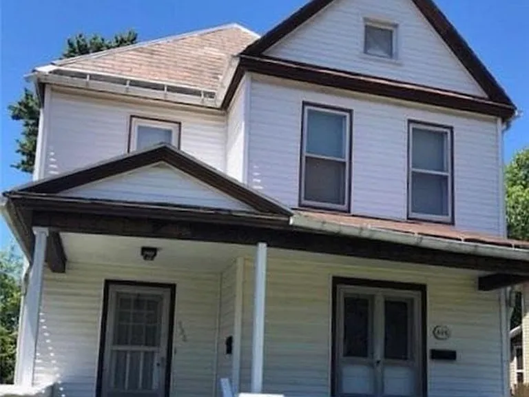 596 Sherman Ave — Photo 1