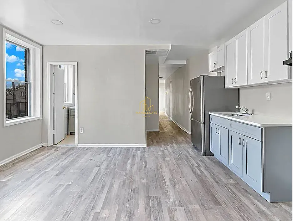 Building Photo - 84 2nd St #44