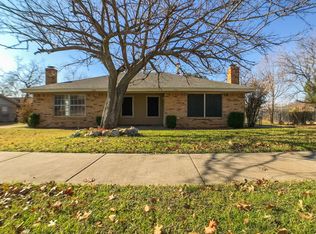 7051 Crosstimbers Ln, North Richland Hills, TX 76182