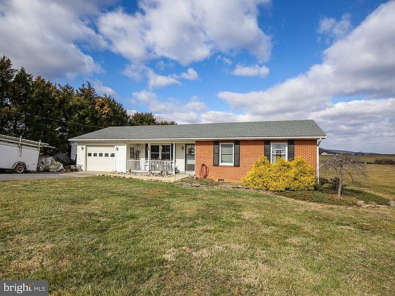 2nd image of 492 Woodchuck Ln