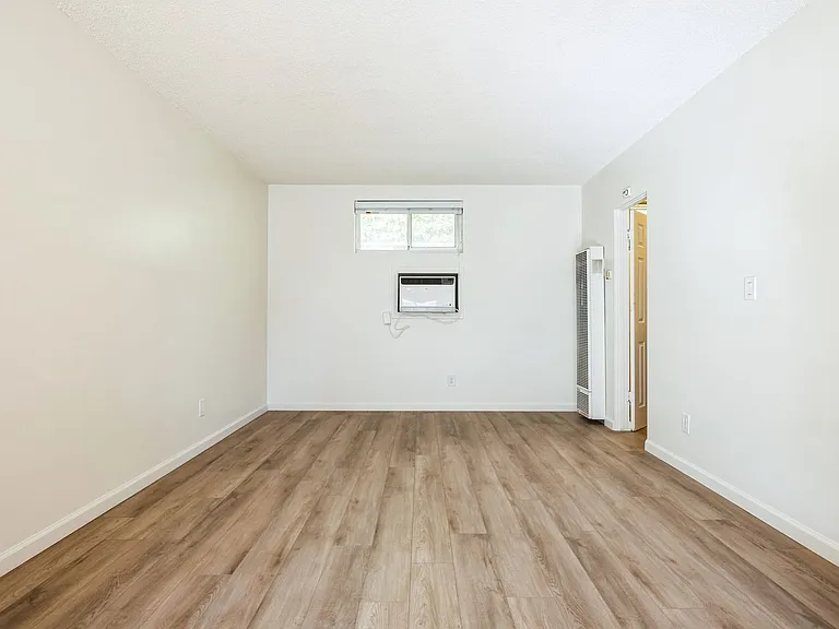 588 E. Mel Avenue - Hermosa Palms — Photo 18