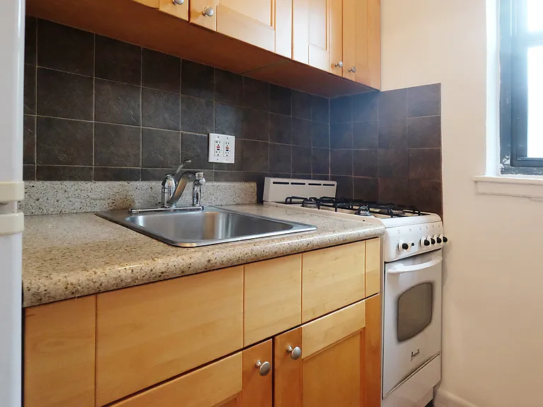 70 Clark St #2M — Photo 10