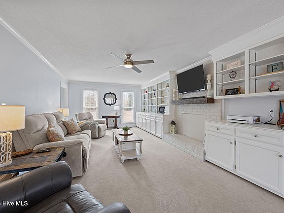 5th image of 1188 Davenport Place