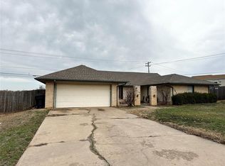 10824 Bayberry Dr, Oklahoma City, OK 73162