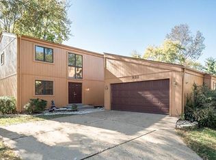 931 Chestnut Ridge Rd, Ballwin, MO 63021
