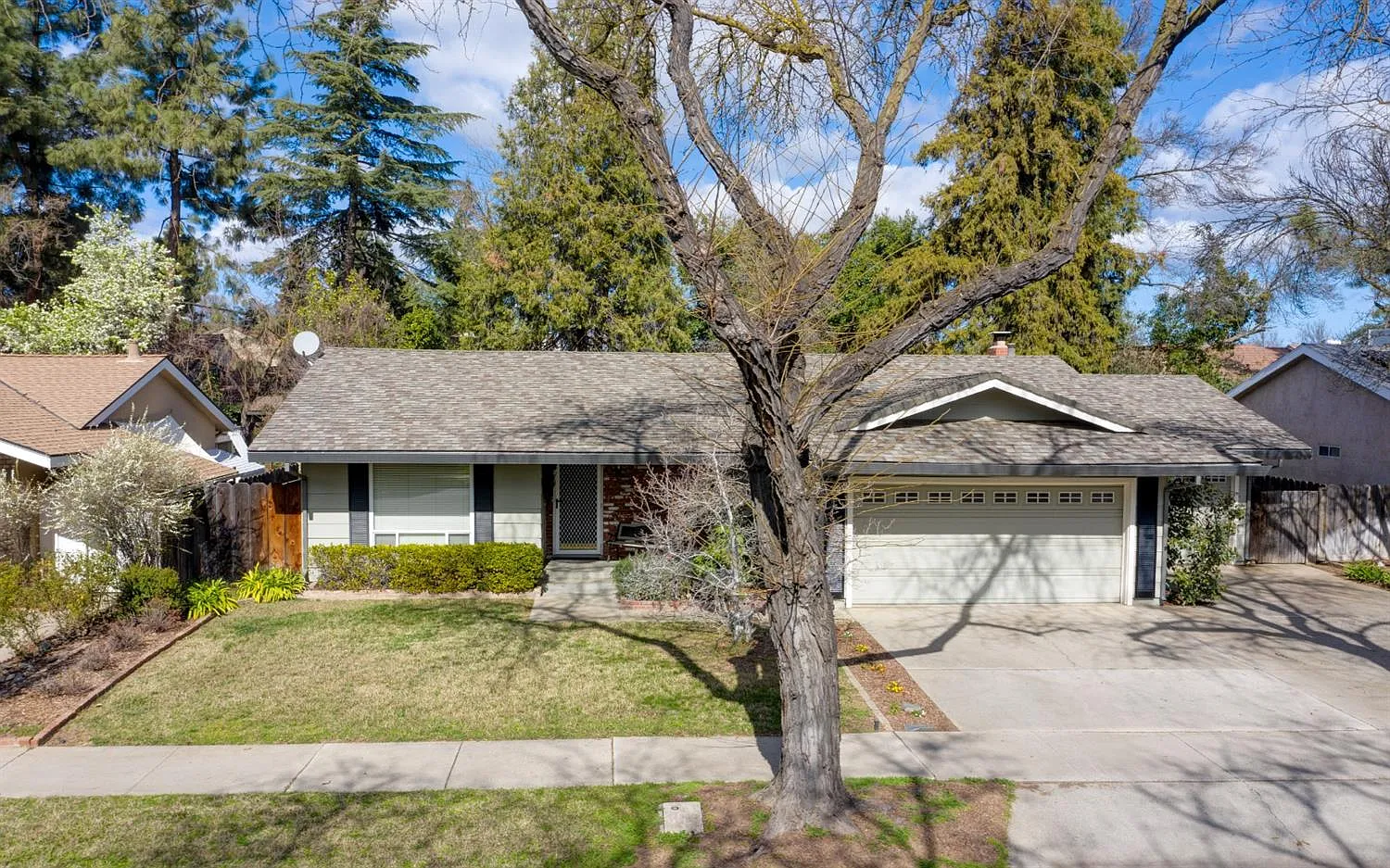 815 Northwood Dr photo 1