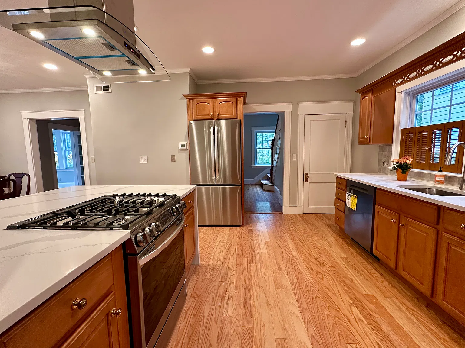 492 Lowell Ave — Photo 3