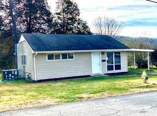 121 Briar Rd, Oak Ridge, TN 37830