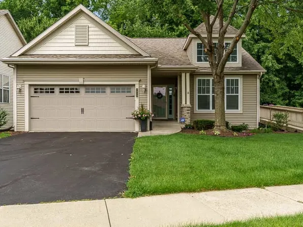 1517 Meadowlark Ln, Rockford, IL 61107