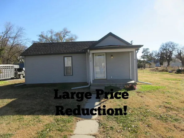 152 E Washington St, Kirwin, KS 67644