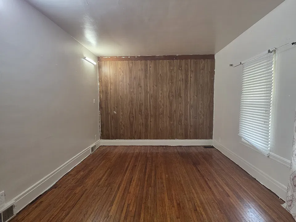 2444 Bailey Ave