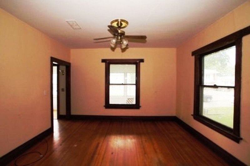 2nd image of 6407 Maple St #6407